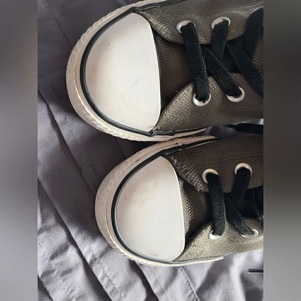 Converse - Picture 3 of 5